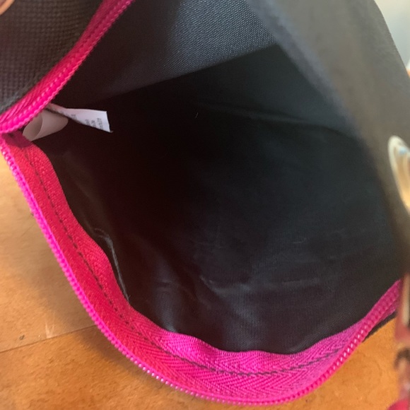 Disney Minnie Mouse Passport Crossbody Bag - Picture 5 of 6